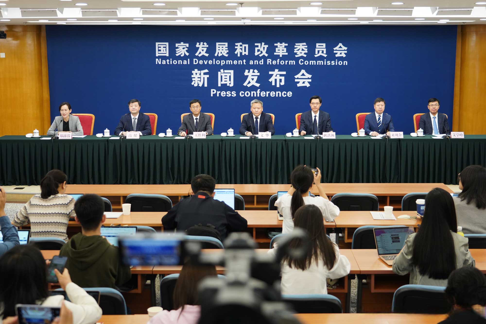 高频亮相！央媒、市媒接连聚焦荣事达！