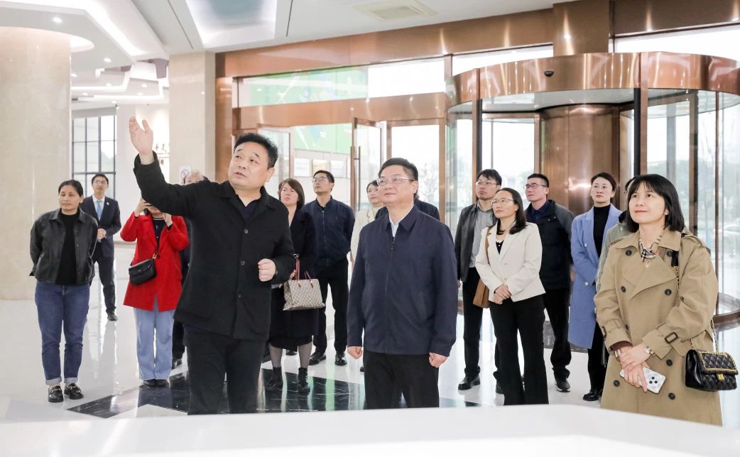 时讯 | 广西壮族自治区工商联一行莅临荣事达考察交流